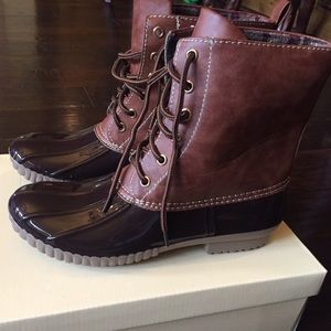 Stylish new (brown) duck boots